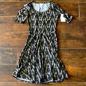 Lularoe Nicole dress size medium NEW!!!